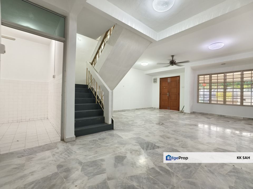 (FULLY RENOVATED + NO FACING HOUSE) 2 STOREY @ TAMAN SERI KOTA, SUNGAI CHUA, KAJANG, Selangor, Kajang