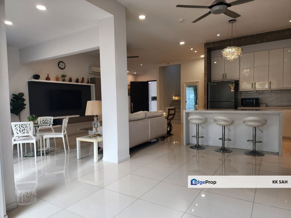 (LUXURY RENOVATION) 2 STOREY CORNER @ (FAIRFIELD RESIDENCES) TROPICANA HEIGHTS, KAJANG 2, Selangor, Kajang