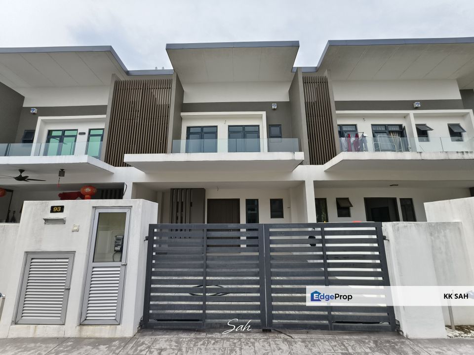 (FULLY RENOVATED + PARTLY FURNISHED) 2 STOREY @ ONEPARK, SEMENYIH, Selangor, Semenyih