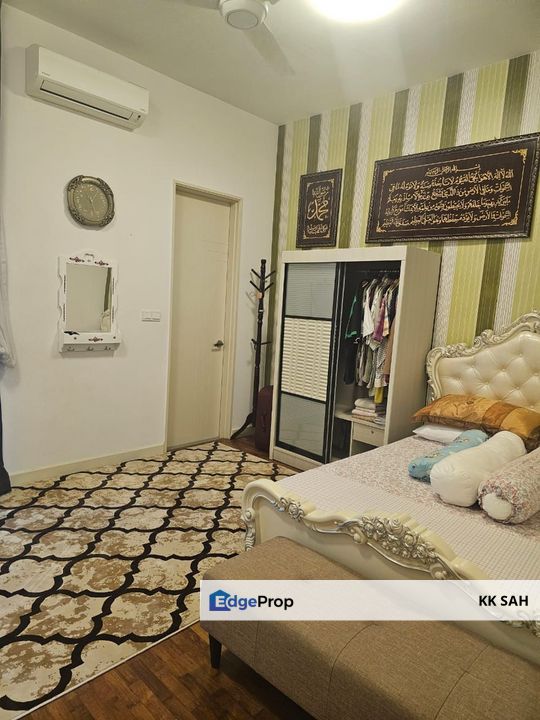 (FULL LOAN + RENOVATED) 3 STOREY SEMI-D @ 1080 RESIDENCES, KAJANG, Selangor, Kajang