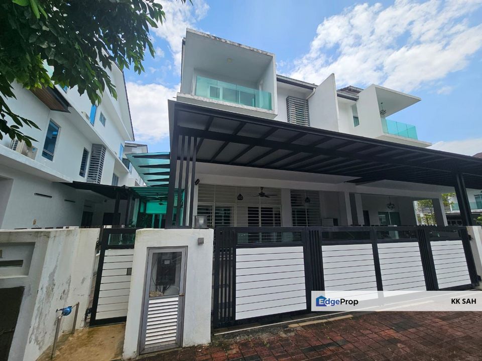 (FULL LOAN + RENOVATED + CLUBHOUSE) 3 STOREY SEMI-D @ 1080 RESIDENCES, KAJANG, Selangor, Kajang