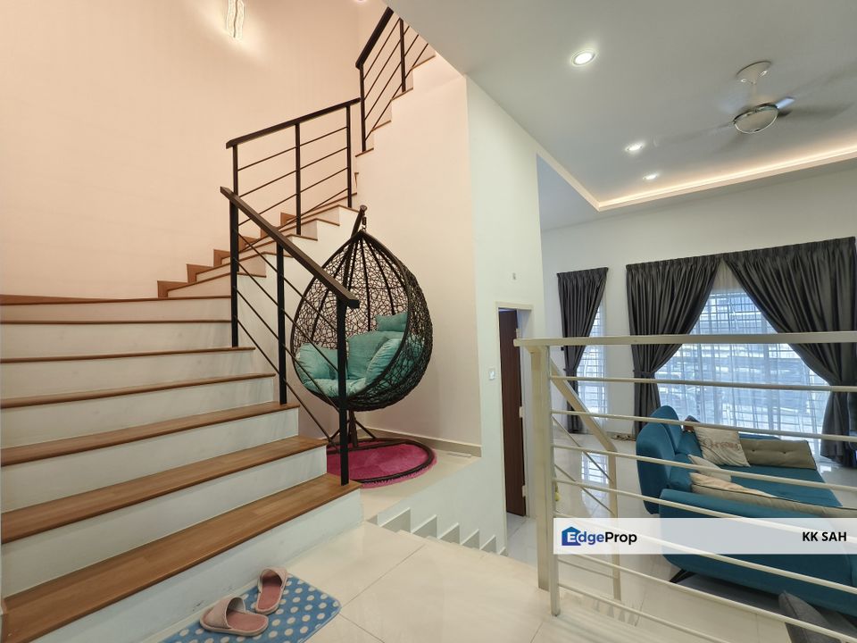 (FULLY RENOVATED) 2 STOREY SUPERLINK @ RIDGEVIEW RESIDENCES, KAJANG, Selangor, Kajang
