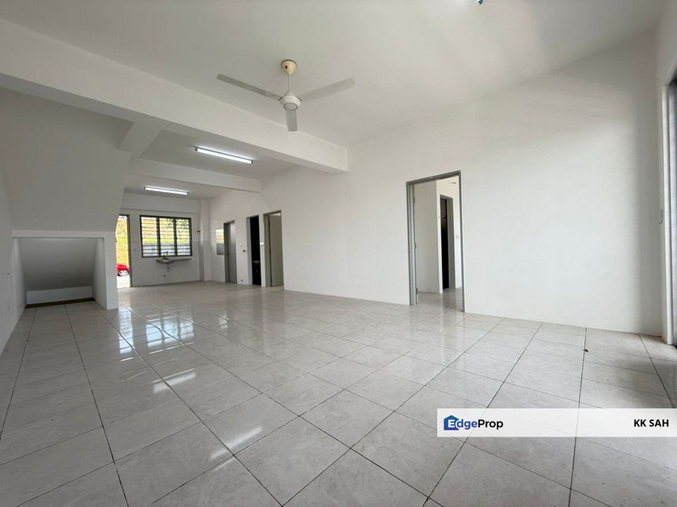 (FULL LOAN + FACING OPEN) TOWNHOUSE @ (GARDEN VILLA) TAMAN TASIK SEMENYIH, SEMENYIH, Selangor, Semenyih