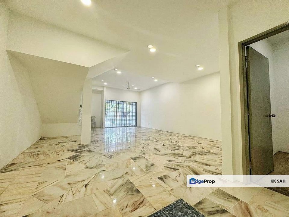 (RENOVATED) 2 STOREY TERRACE @ TAMAN JAYA 2, SEMENYIH, Selangor, Semenyih