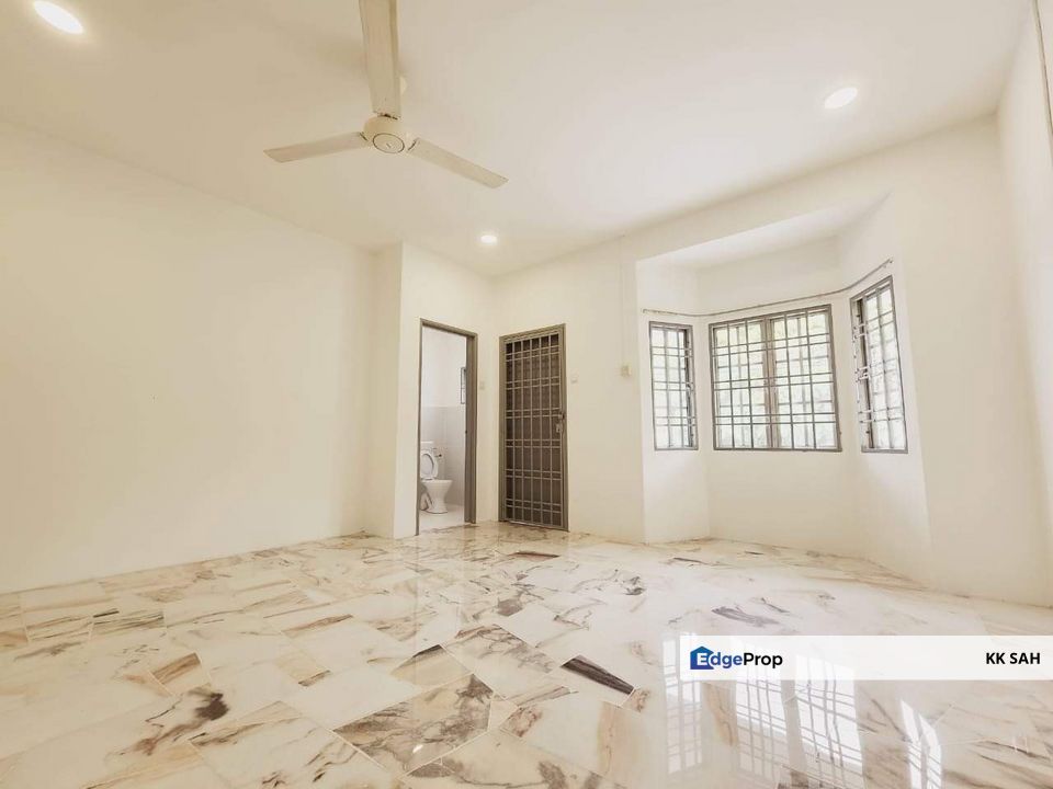 (RENOVATED) 2 STOREY TERRACE @ TAMAN JAYA 2, SEMENYIH, Selangor, Semenyih