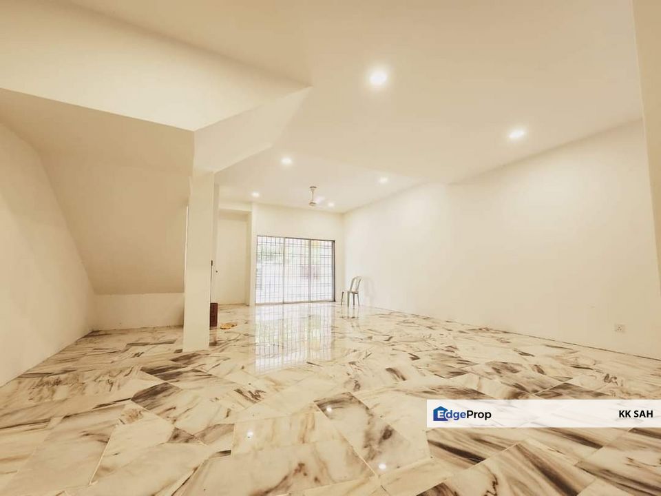 (RENOVATED) 2 STOREY TERRACE @ TAMAN JAYA 2, SEMENYIH, Selangor, Semenyih