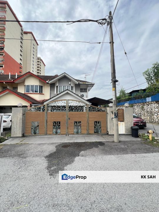 (FULLY RENOVATED + EXTRA LAND) 2 STOREY END LOT @ TAMAN SEPAKAT INDAH 2, KAJANG, Selangor, Kajang
