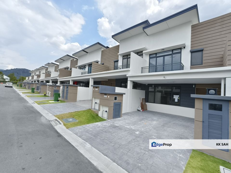 (BRAND NEW FULLY EXTENDED) 2 STOREY @ DIAMOND CITY, SEMENYIH, Selangor, Semenyih