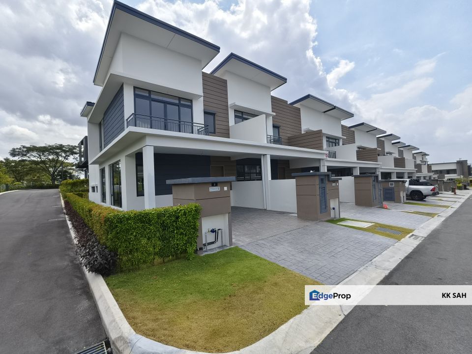 (BRAND NEW FULLY EXTENDED) 2 STOREY @ DIAMOND CITY, SEMENYIH, Selangor, Semenyih