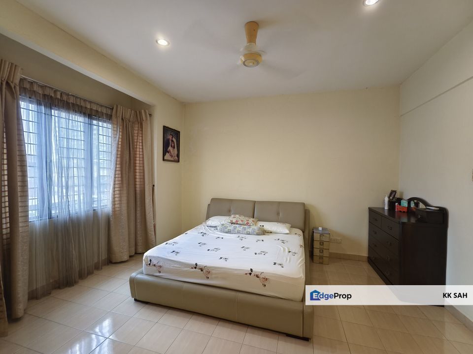 (MRT STATION 20x80 RENOVATED) 3 STOREY SUPERLINK @ TAMAN BUKIT KAJANG BARU, KAJANG, Selangor, Kajang