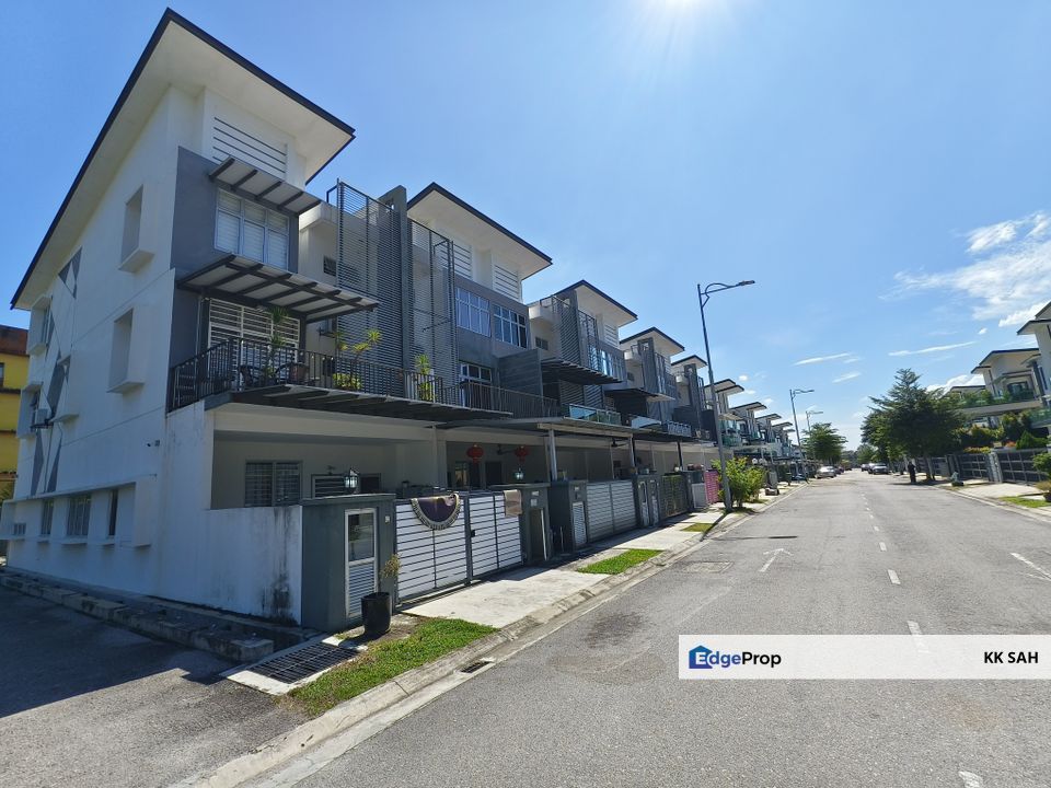 (LOW DENSITY) 3 STOREY HOUSE @ TAMAN VILLA PERDANA, KAJANG, Selangor, Kajang