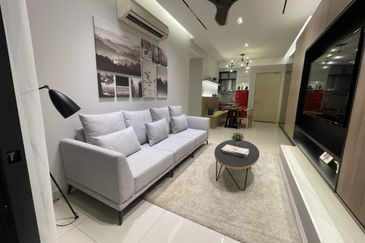 Latest Freehold serviced apartment at Temasya Glenmarie, 500m to LRT & LRT 3 stations, Excellent location at prestigious address