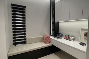 Latest Freehold serviced apartment at Temasya Glenmarie, 500m to LRT & LRT 3 stations, Excellent location at prestigious address