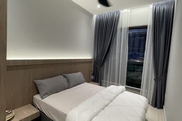 Latest Freehold serviced apartment at Temasya Glenmarie, 500m to LRT & LRT 3 stations, Excellent location at prestigious address