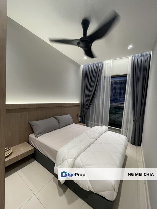 Temasya Prisma , Freehold serviced apartment, 1+1BR spacious living with balcony & yard, Walking distance to LRT and LRT station, Selangor, Glenmarie