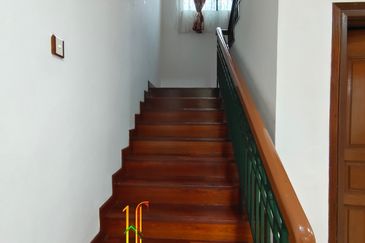 Bukit Rimau Bunglow Corner Fully Renoveted