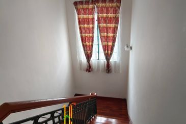 Bukit Rimau Bunglow Corner Fully Renoveted