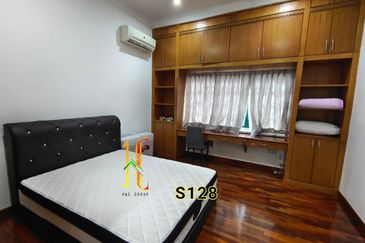 Bukit Rimau Bunglow Corner Fully Renoveted