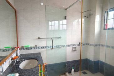 Bukit Rimau Bunglow Corner Fully Renoveted