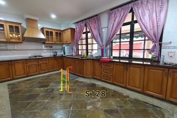 Bukit Rimau Bunglow Corner Fully Renoveted