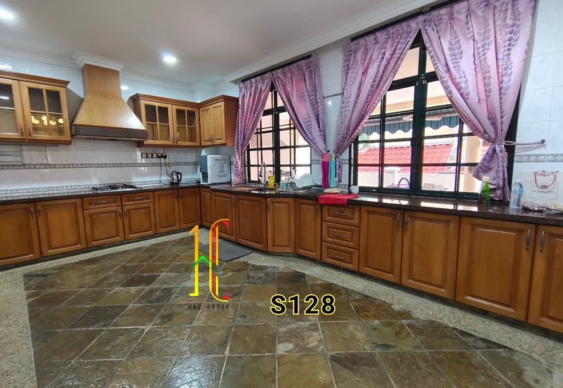 Bukit Rimau Bunglow Corner Fully Renoveted