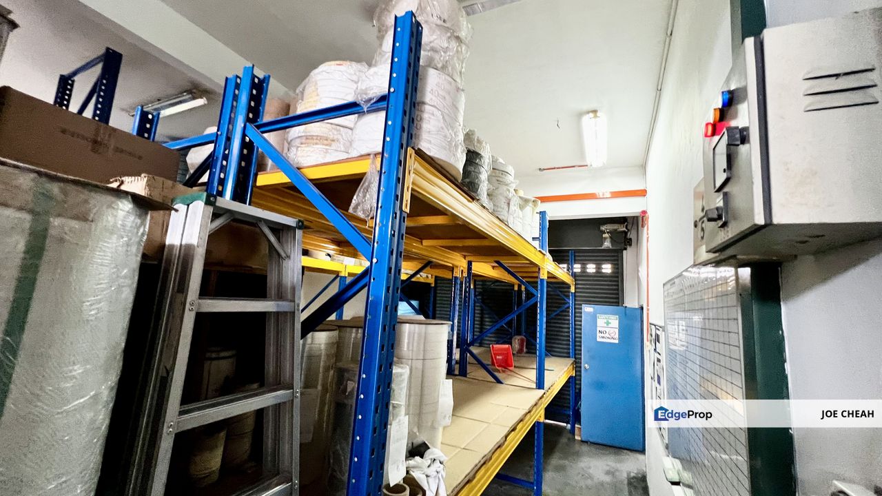 1.5 Storey Renovated & Extended Corner Link Factory Taman Industri Selaman, Seksyen 10, Bangi, Selangor, Bangi