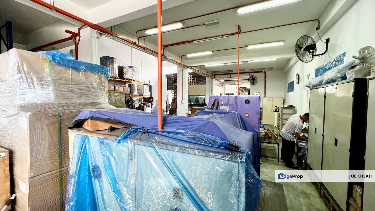1.5 Storey Renovated & Extended Corner Link Factory Taman Industri Selaman, Seksyen 10, Bangi, Selangor, Bangi