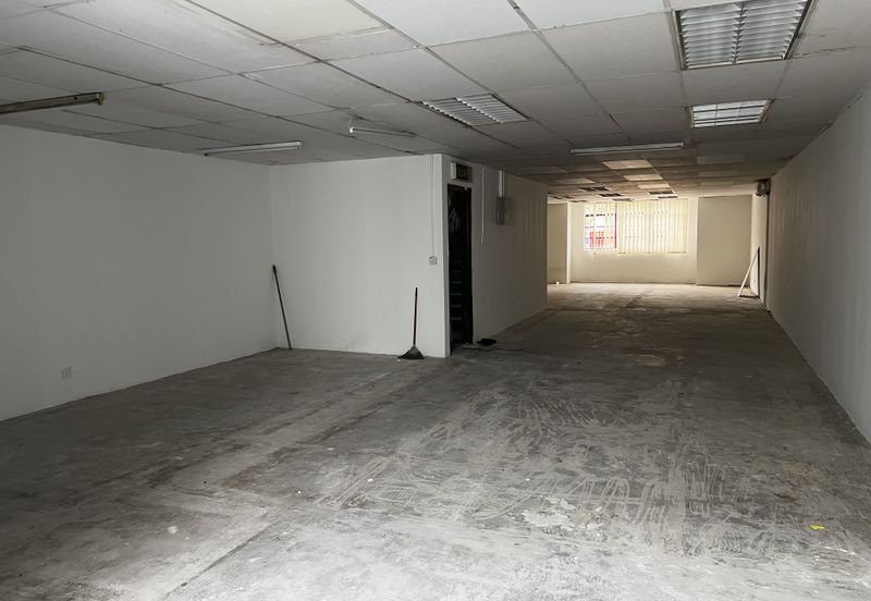 Sunway 3 Storey Shop Facing The Main Road Sale RM2.3m Jalan PJS 8/8 Sunway Mentari