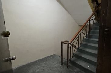 Sunway 3 Storey Shop Facing The Main Road Sale RM2.3m Jalan PJS 8/8 Sunway Mentari