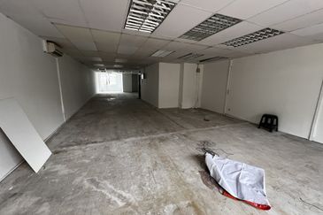 Sunway 3 Storey Shop Facing The Main Road Sale RM2.3m Jalan PJS 8/8 Sunway Mentari