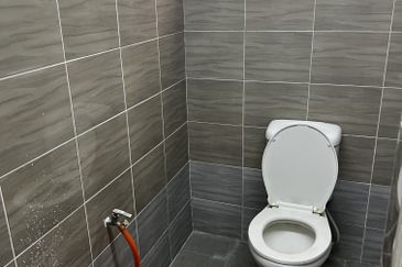 Sunway 3 Storey Shop Facing The Main Road Sale RM2.3m Jalan PJS 8/8 Sunway Mentari