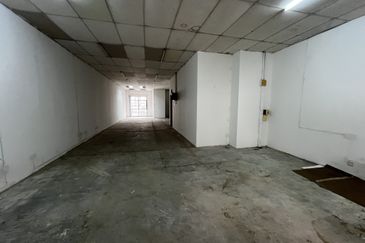 Sunway 3 Storey Shop Facing The Main Road Sale RM2.3m Jalan PJS 8/8 Sunway Mentari
