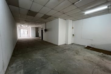 Sunway 3 Storey Shop Facing The Main Road Sale RM2.3m Jalan PJS 8/8 Sunway Mentari