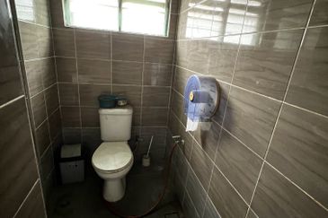 Sunway 3 Storey Shop Facing The Main Road Sale RM2.3m Jalan PJS 8/8 Sunway Mentari