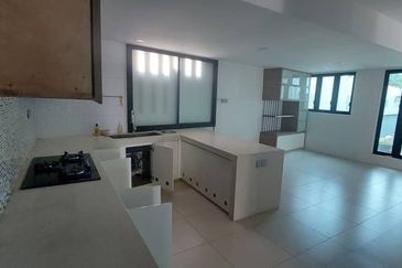 The Villa @ Serai Saujana / Villa Serai Saujana