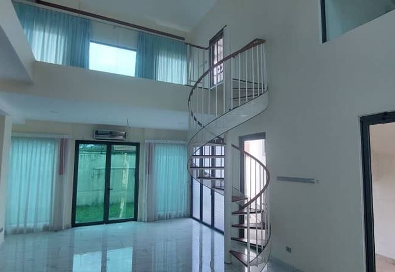 The Villa @ Serai Saujana / Villa Serai Saujana