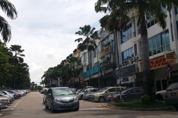 3 Storey Corner @ Sutera Square Taman Sutera Utama