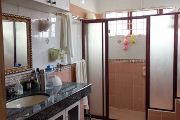 [Large Land] 2sty Bungalow 15000sf Kota Damansara Petaling Jaya