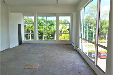 JALAN CEMERLANG 4( BANTING BUSINESS CENTRE