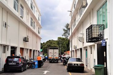 JALAN CEMERLANG 4( BANTING BUSINESS CENTRE