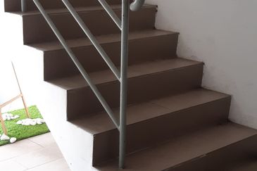 JALAN CEMERLANG 4( BANTING BUSINESS CENTRE