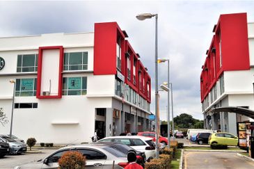 JALAN CEMERLANG 4( BANTING BUSINESS CENTRE