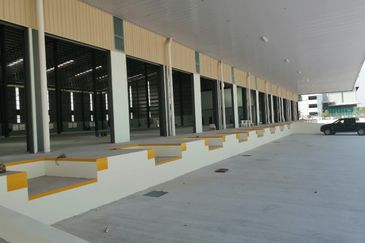 West Port, Pulau Indah