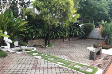 Titiwangsa-21Ksf land/park 20 cars (office/school)