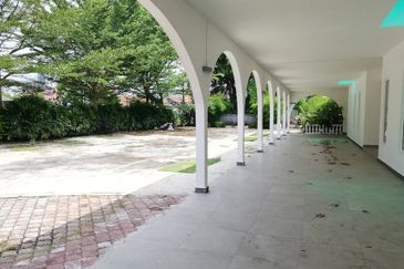 Titiwangsa-21Ksf land/park 20 cars (office/school)