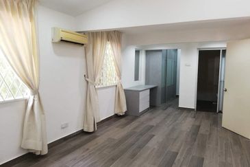 Titiwangsa-21Ksf land/park 20 cars (office/school)