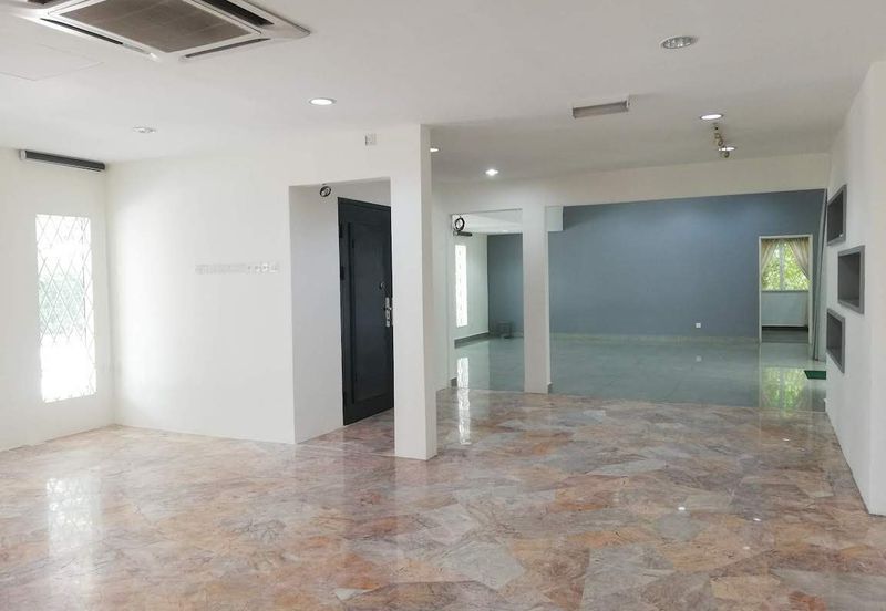 Titiwangsa-21Ksf land/park 20 cars (office/school)