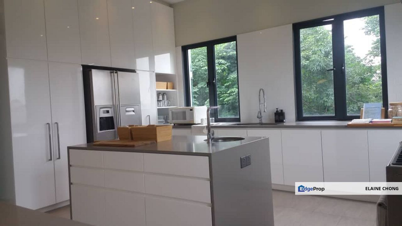 PJ - Gated (foreigners can buy) new, pool , Kuala Lumpur, KL City