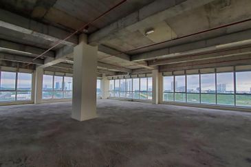 Office Tower (198Ksf, 11 storeys, 350 carpark) 