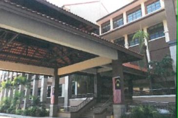 Cyberjaya - Enbloc building (203Ksf, 350 carpark) 